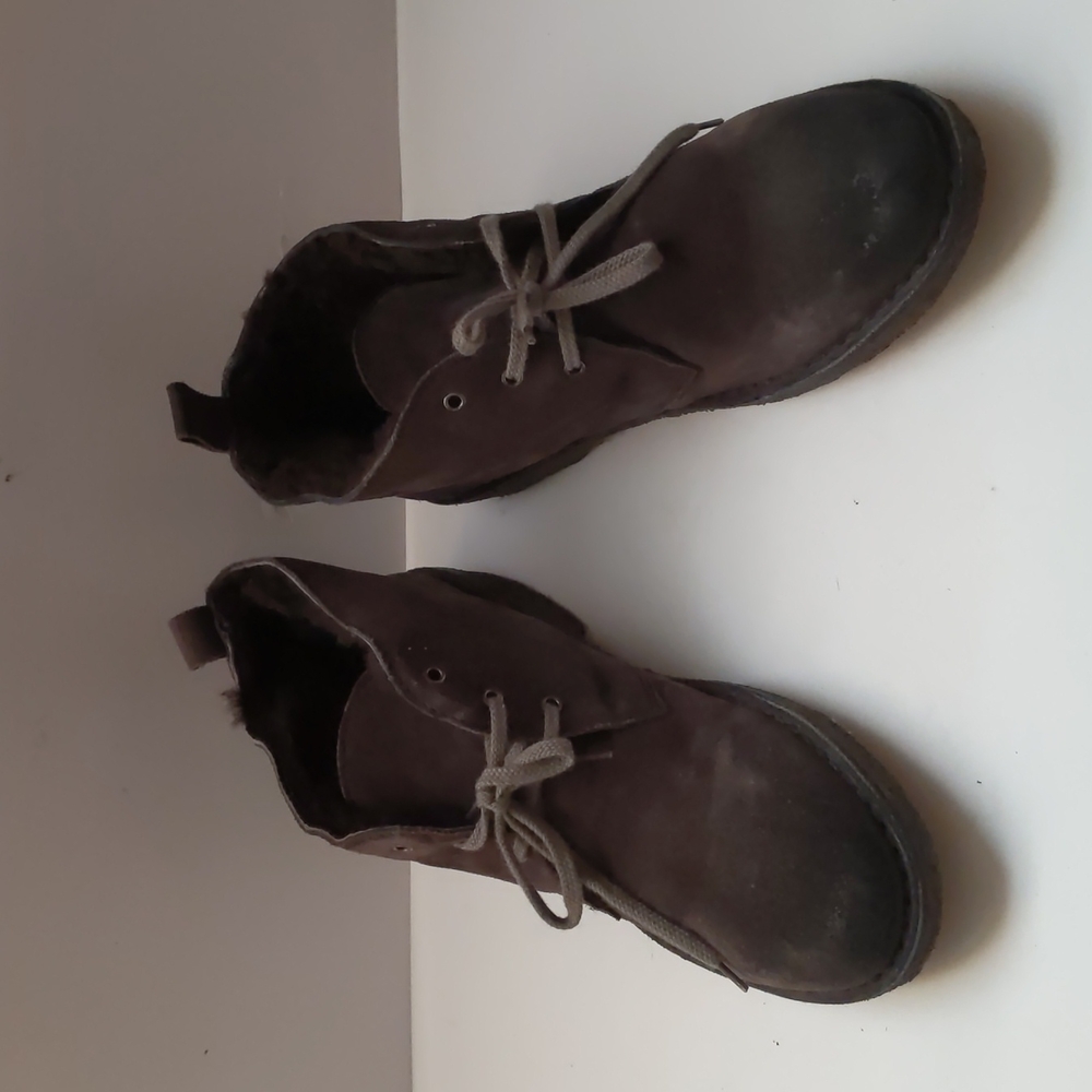 Vince gray shearling-lined suede desert chukka boots-sz 9M